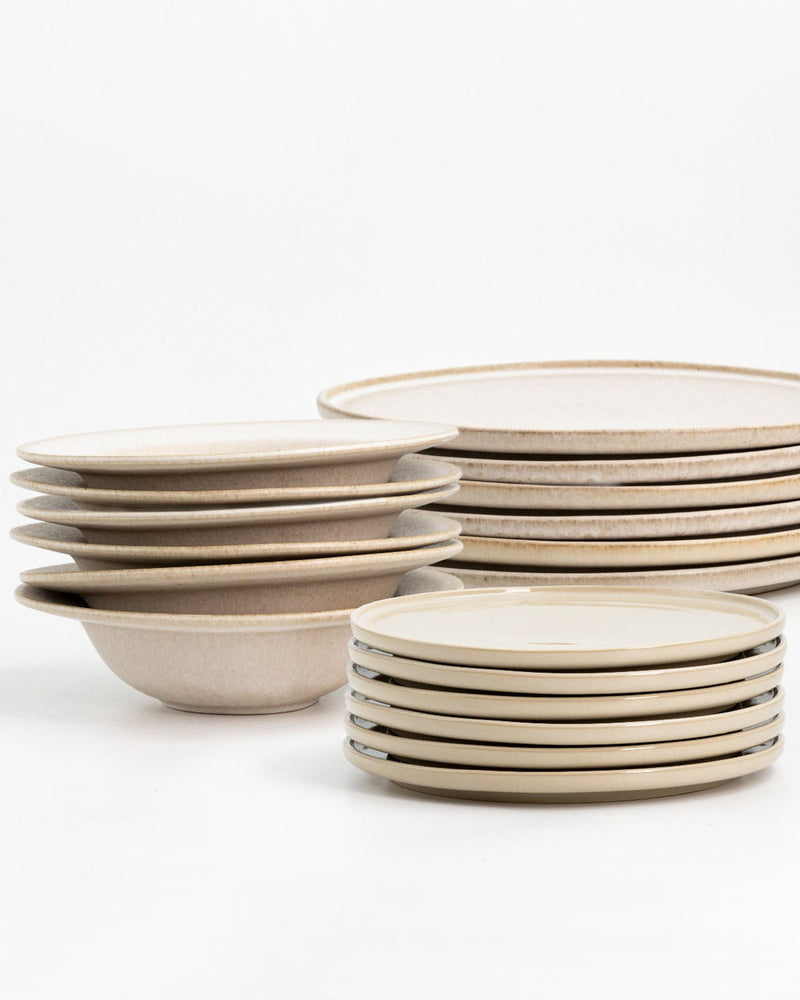 FARRAGO TABLEWARE 18-PIECE SAND MIX